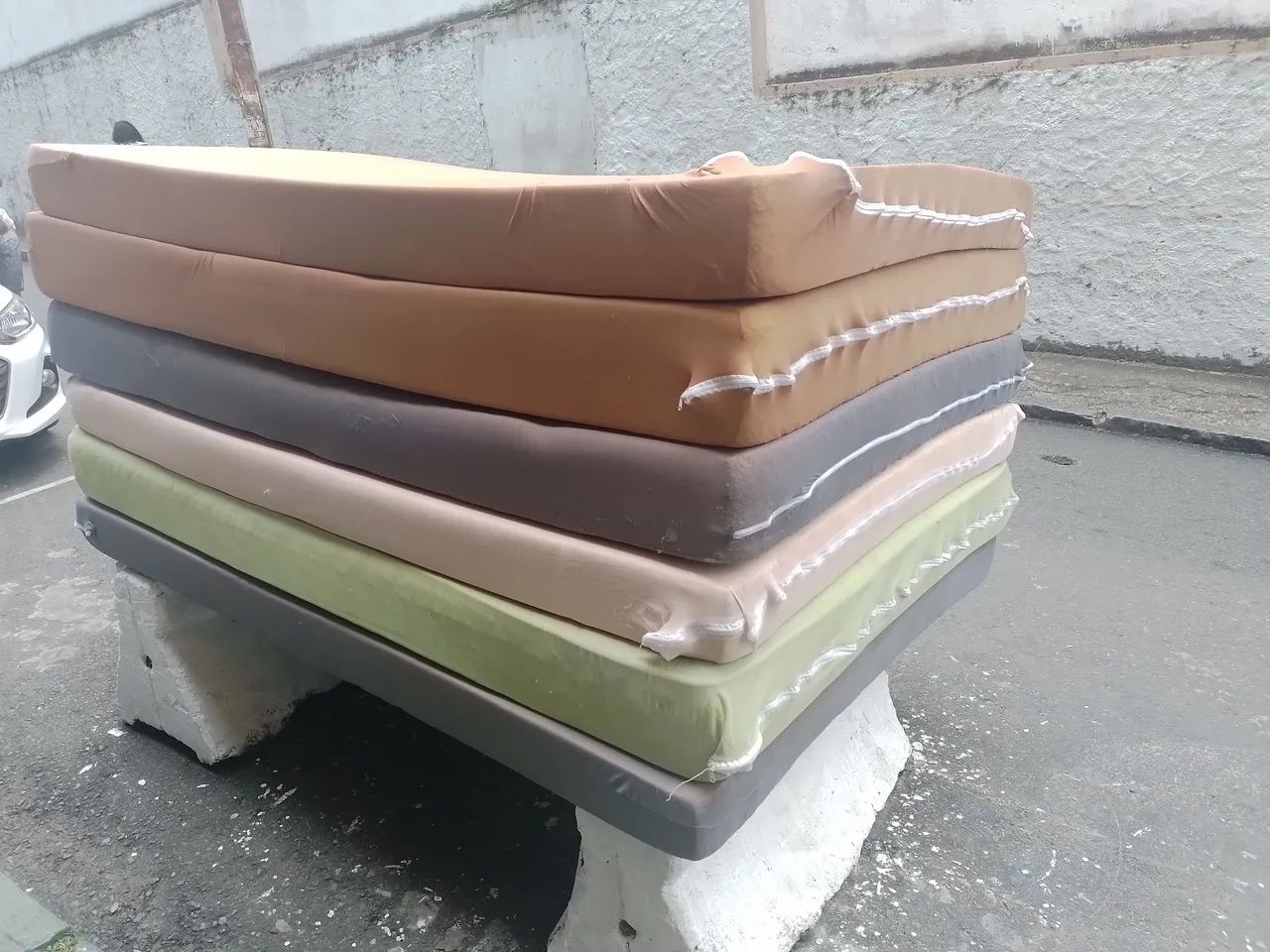 Colchão grosso de espuma casal, 120$ cada  - Foto 2