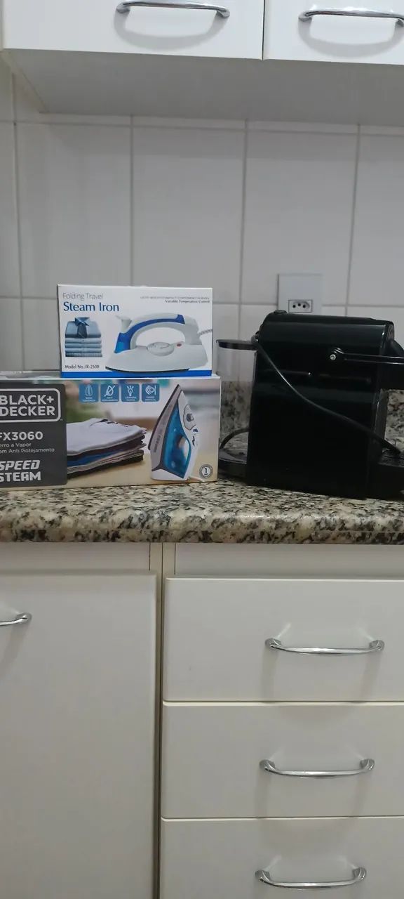 Ferro de Passar a Vapor Black+Decker FX3060 - Novo