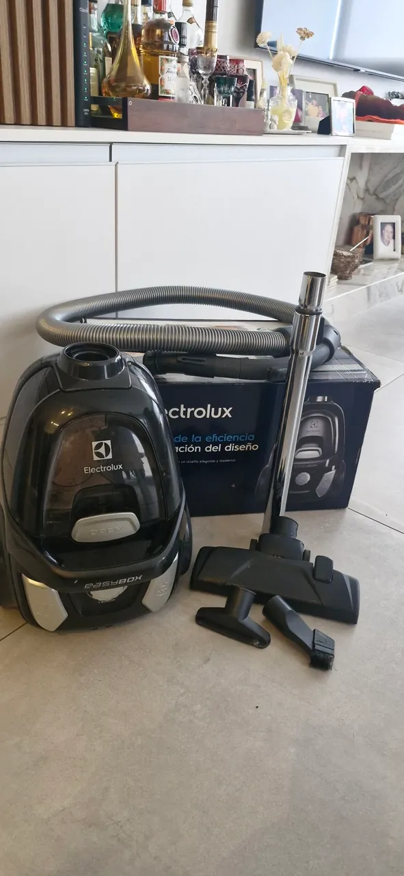 Aspirador de Pó Electrolux Easybox