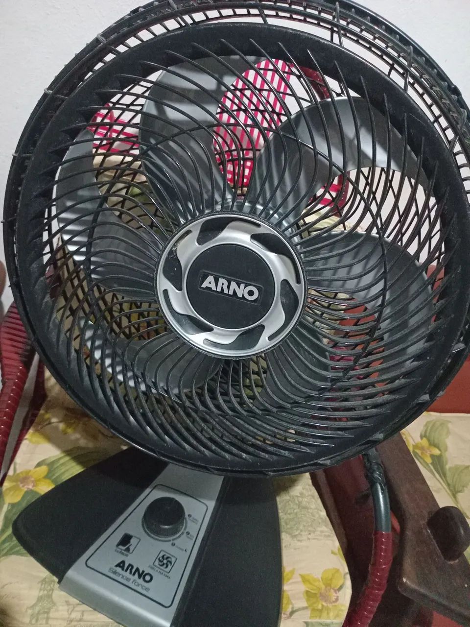 Vendo ventilador Arno apenas 2 meses de uso pegando perfeitamente preço negociavel 