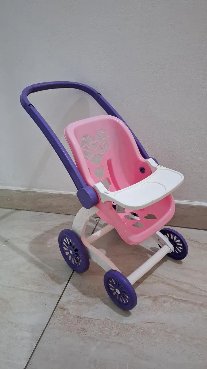 Carrinho de boneca 