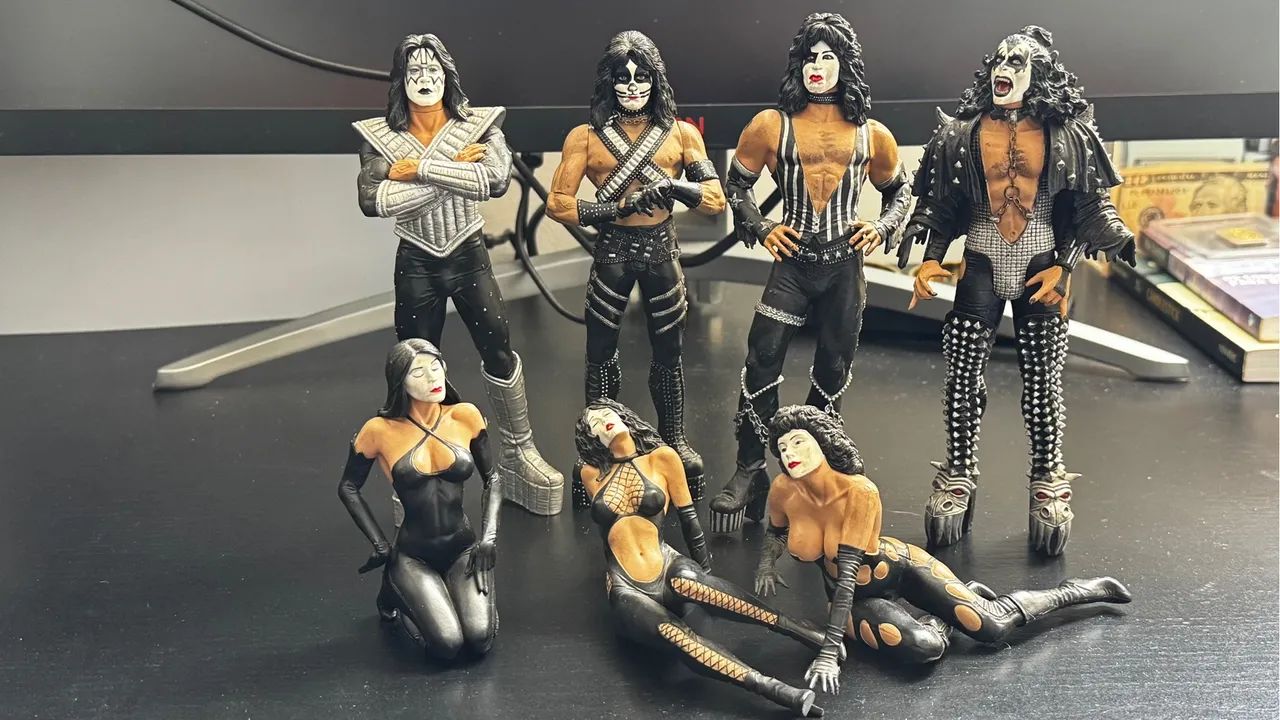 Bonecos KISS - Coleção Completa love gun + garotas do love gun - Raros - Foto 4