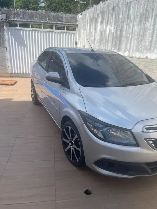 Prisma 1.4 2015/2015 LT com kit gás 