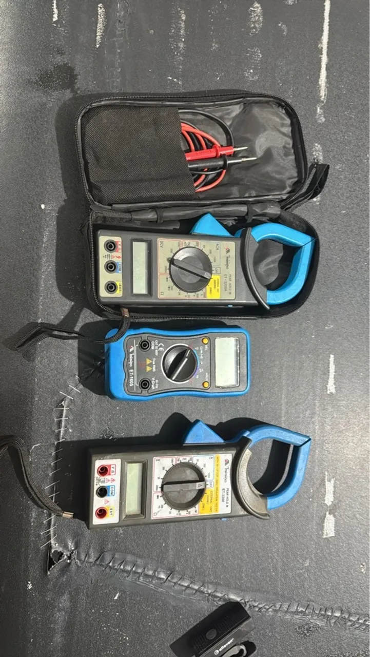 Controles e multímetros