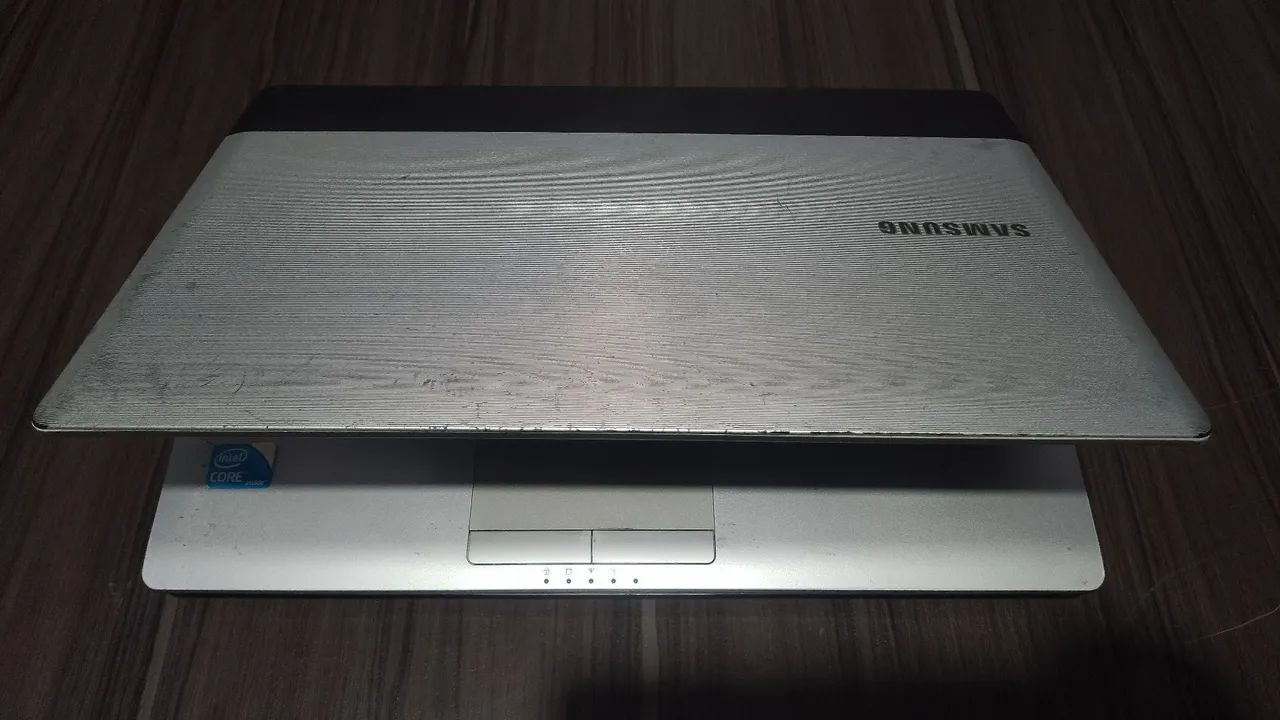 Notebook Samsung i3 c/placa de vídeo dedicada  - Foto 4