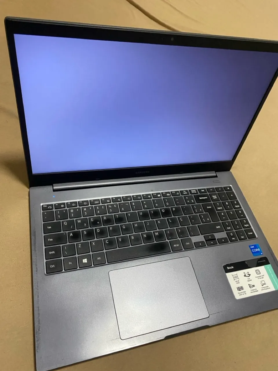 Notebook Samsung - Tela Grande e Desempenho Eficiente