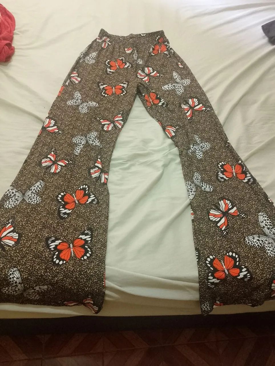 Calça pantalona Nova