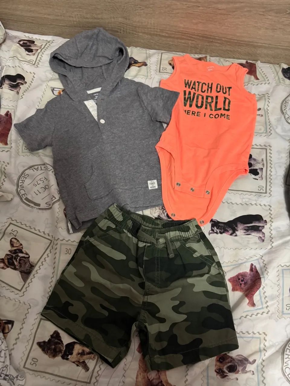 Conjunto Carter's Shorts Camuflado e Regata Watch Out World