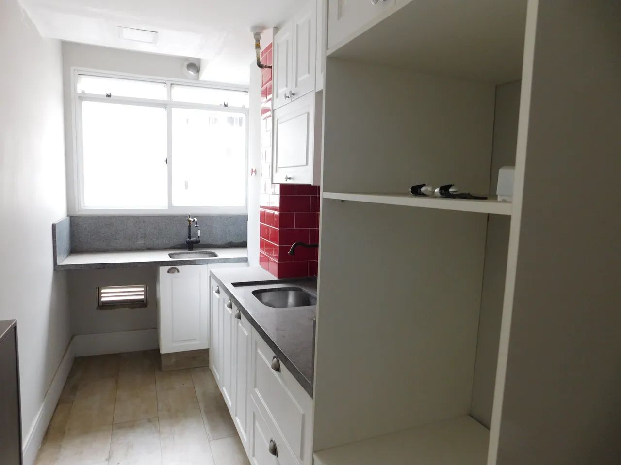 Apartamento para venda possui 56 metros quadrados com 2 quartos em Viga - Nova Iguaçu - RJ