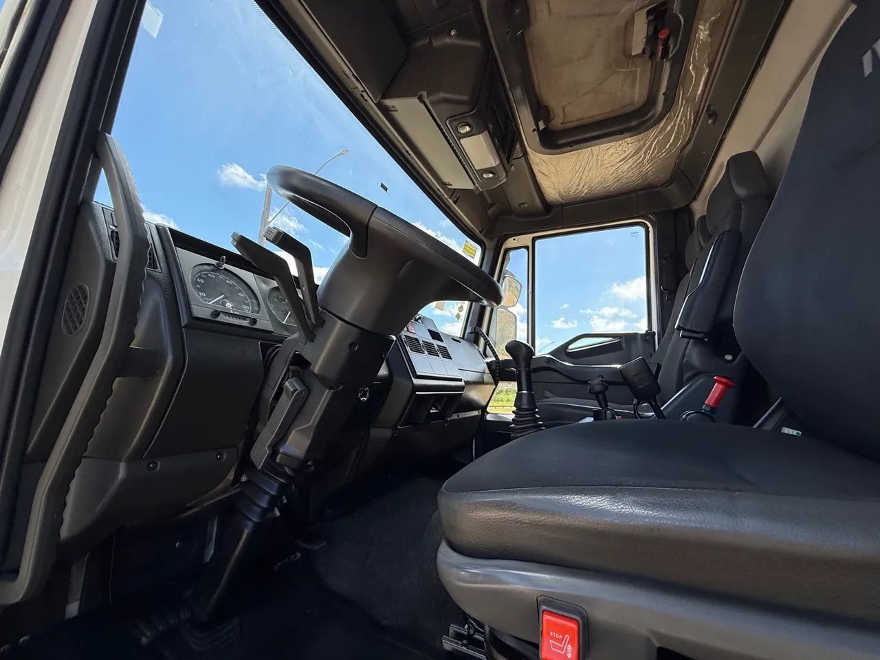 Iveco Tector 170E21 Caçamba - 2019 - Foto 13