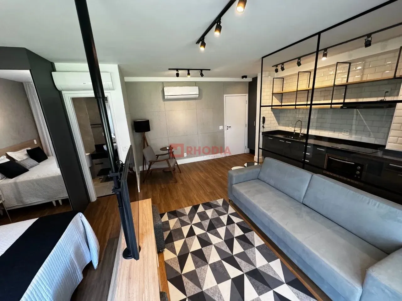 Locação de apartamento novo mobiliado na Chácara Santo Antônio: 1 quarto, 1 sala, 1 banhei