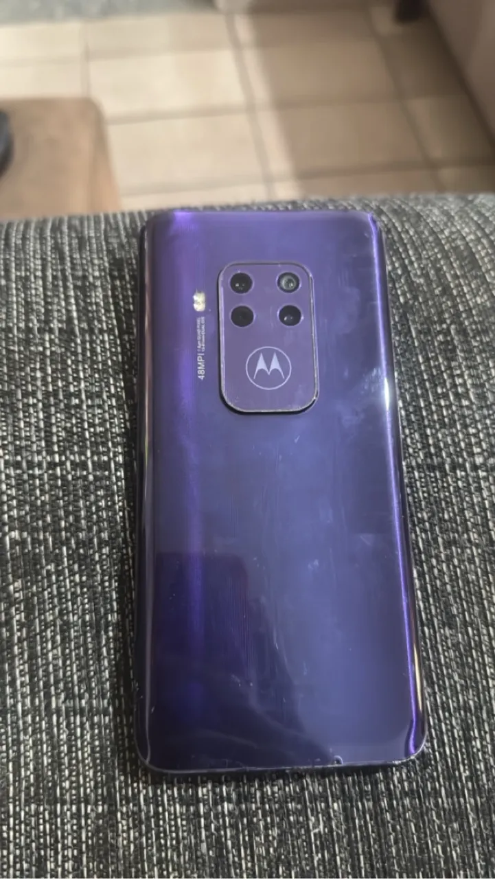 MOTOROLA ONE ZOOM
