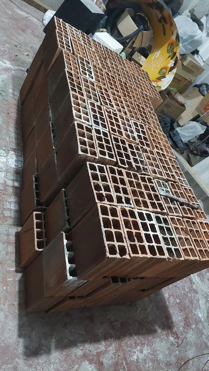 Tijolos (sobra de reforma)64573824473473122