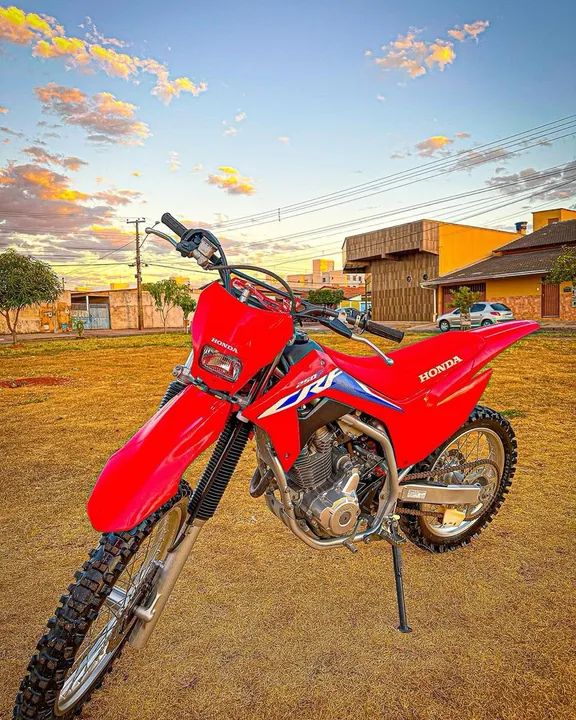 HONDA New EZ  カタログ '92/8 Honda 250 F 2023 - 1301072621 | OLX