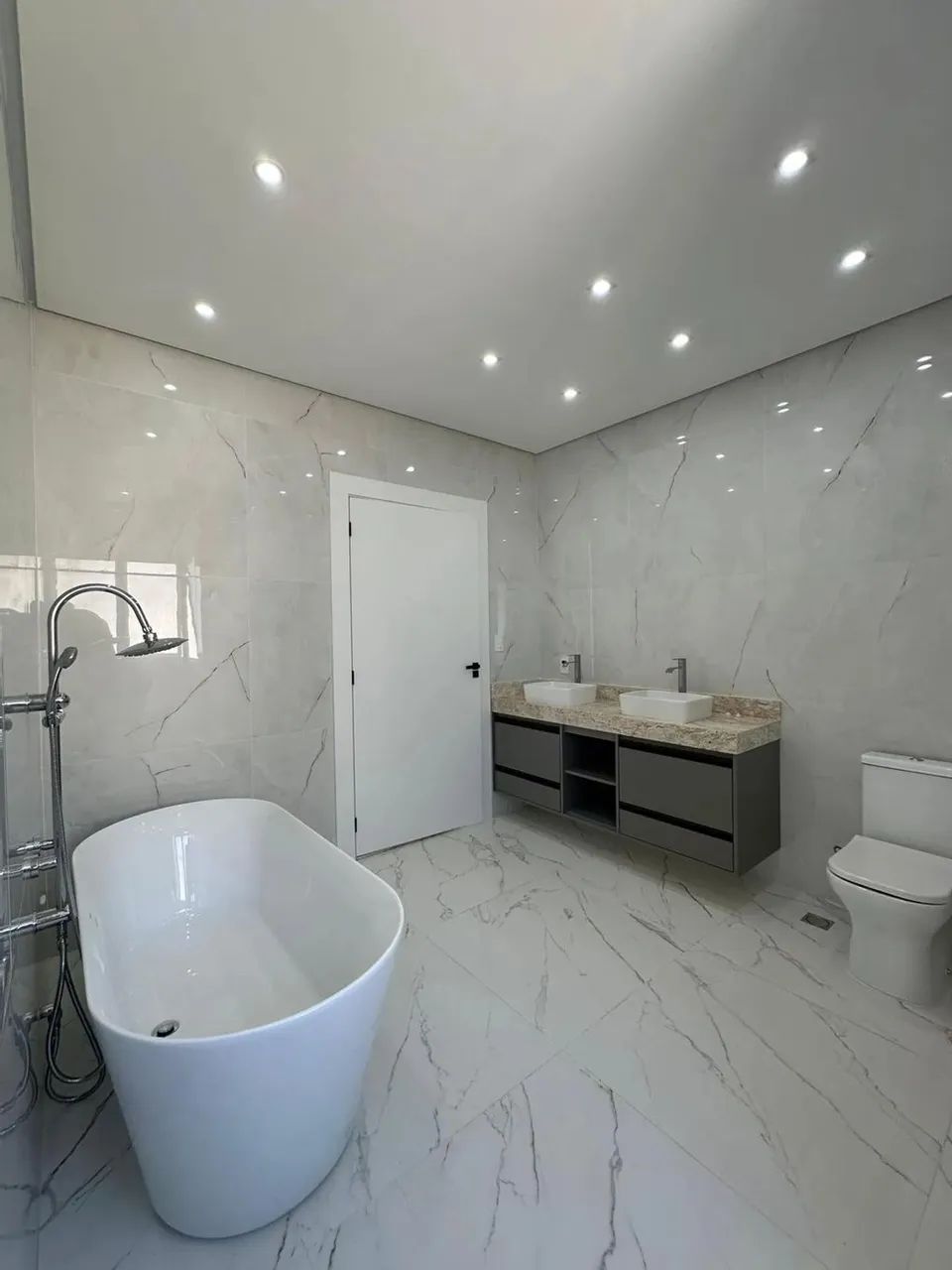 Casa para alugar em Santana de Parnaíba, Colinas da Anhangüera, com 5 suítes, com 440 m² - Foto 12