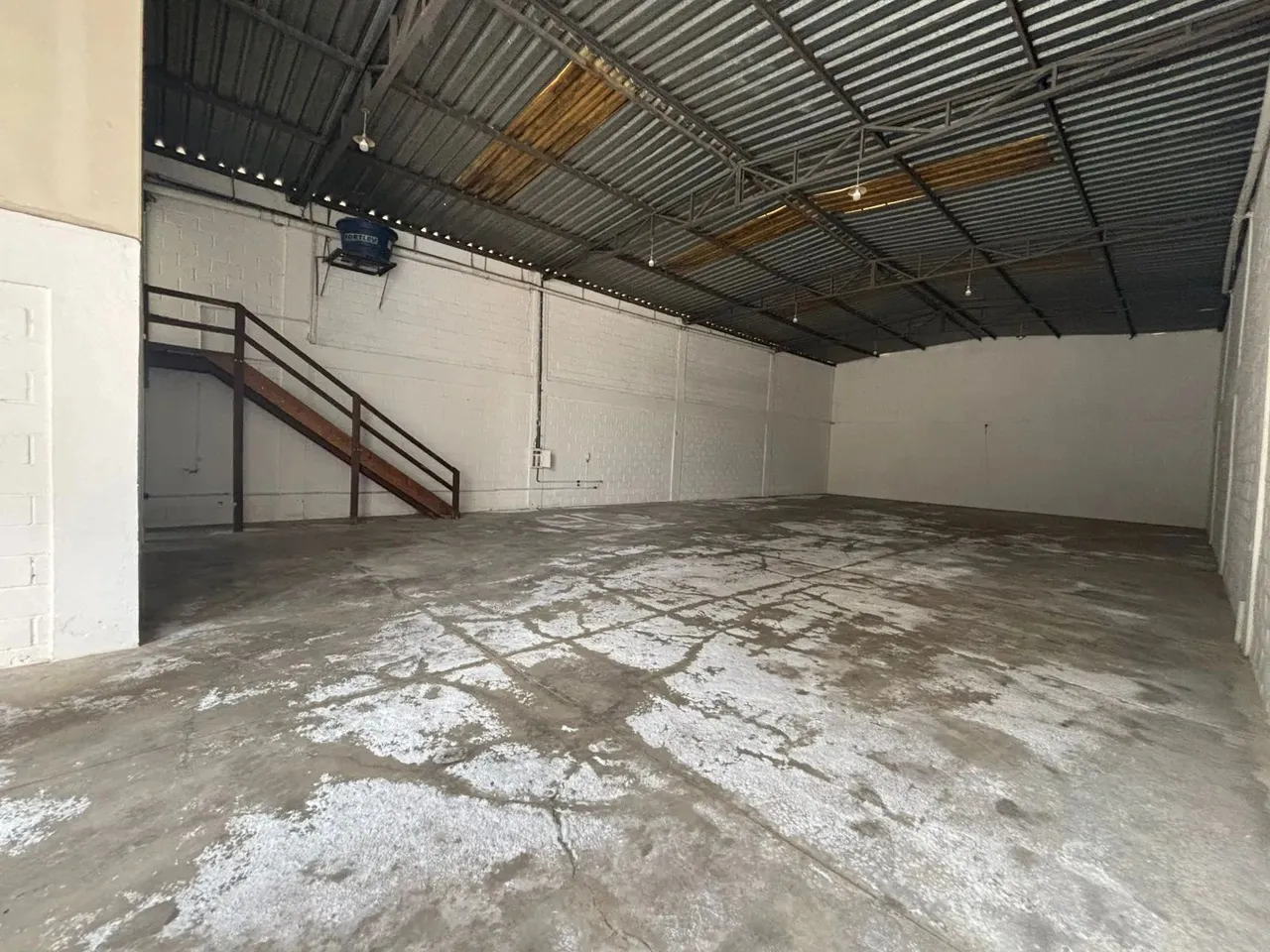 Galpão para locação 360m² no bairro Arvoredo em Contagem