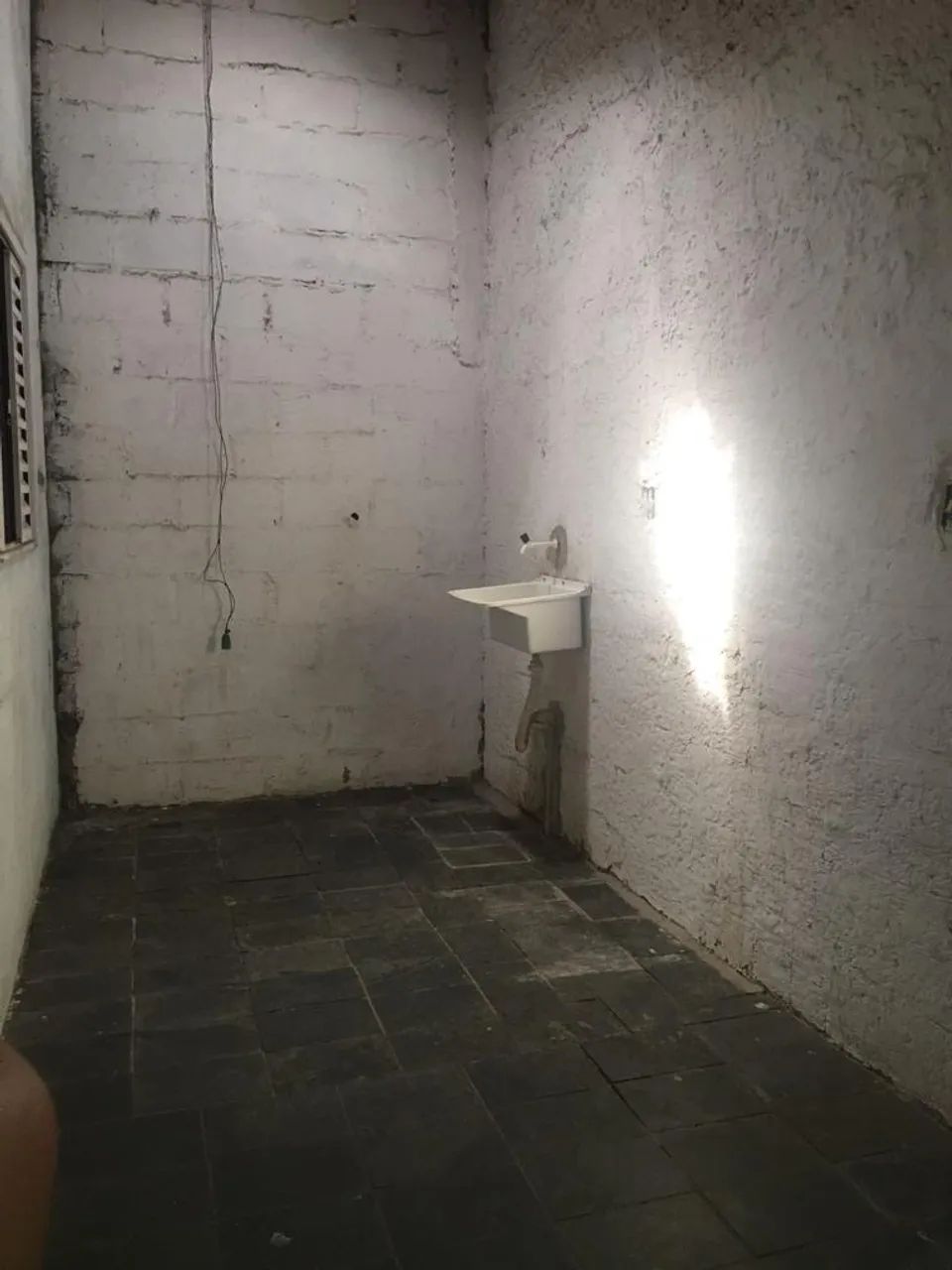 Alugo quarto fundos para 1 pessoa só
