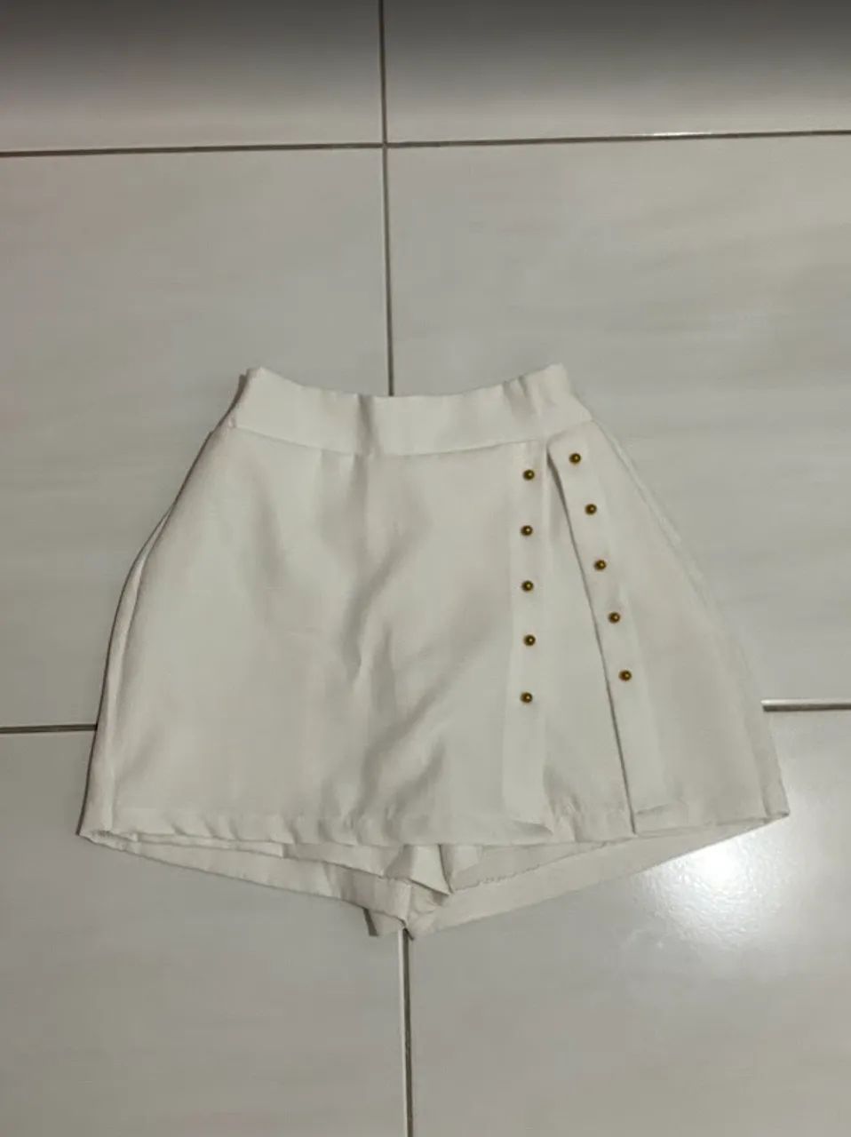 Shorts Saia Branco