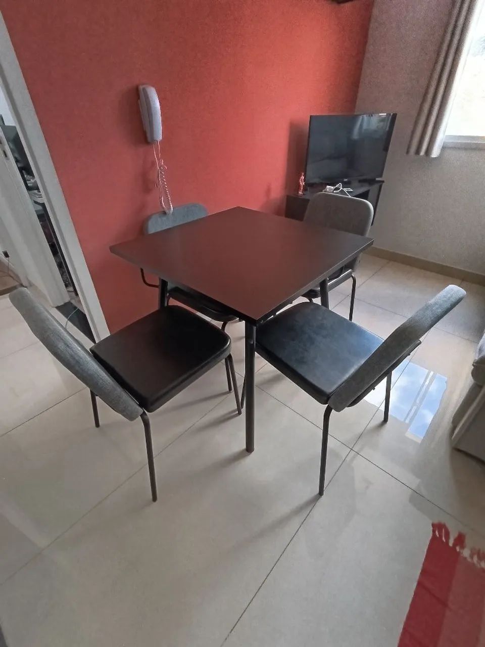Conjunto de Mesa com Cadeiras - Foto 4