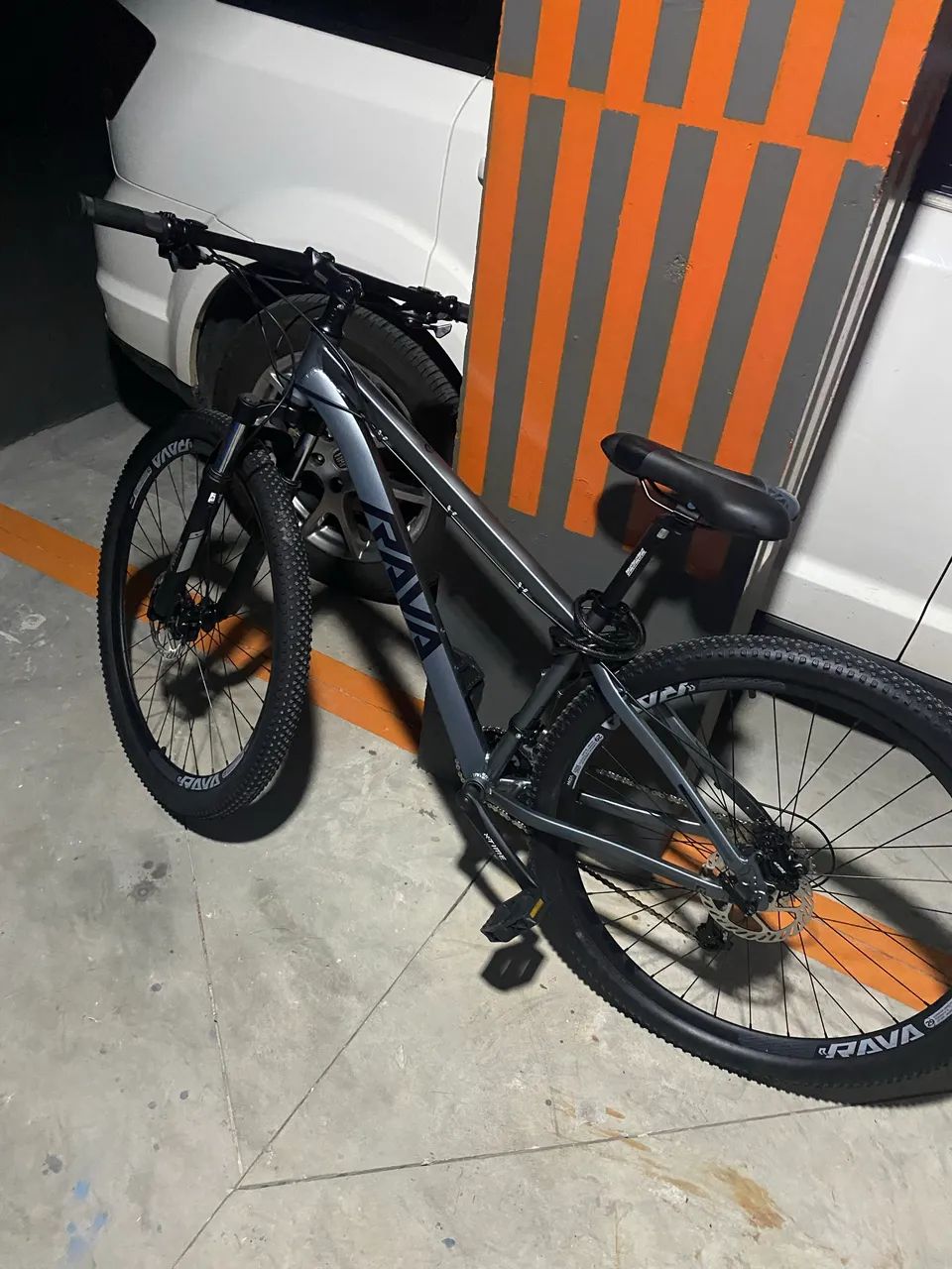 Bike RAVA pressure cinza aro 29 - Foto 5