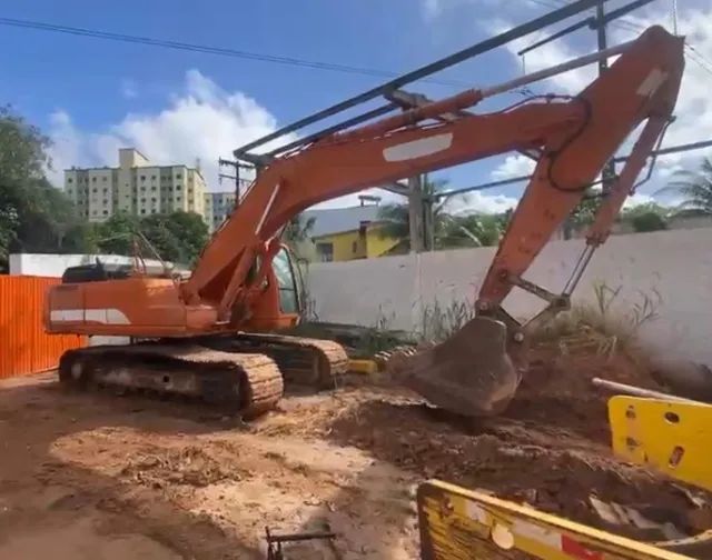 ESCAVADEIRA DOOSAN 340 SOLAR