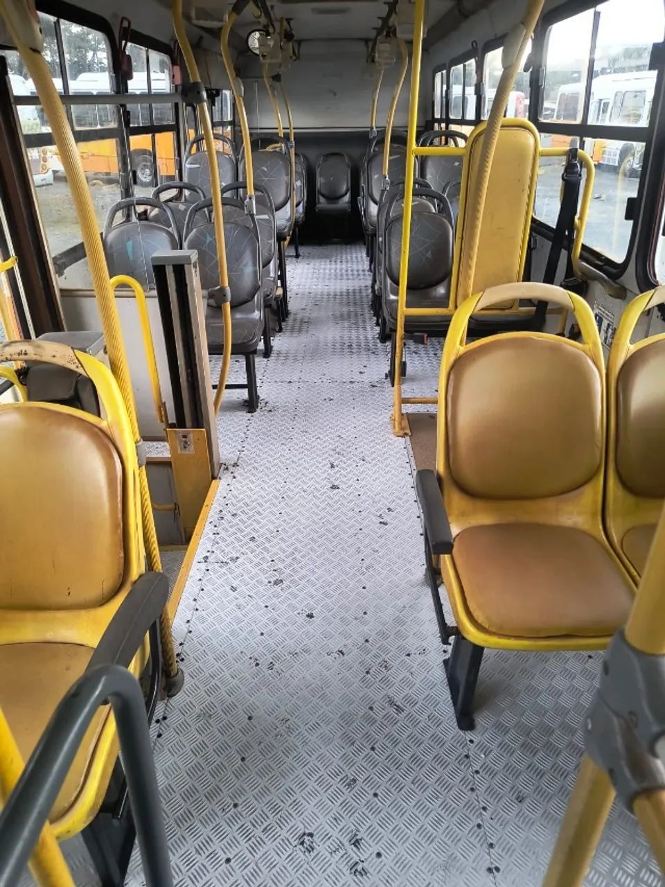 Ônibus PREÇOS PROMOCIONAIS PARA VENDA RÁPIDA OF1722,OF1721,OF1519 e LO916 - Foto 9