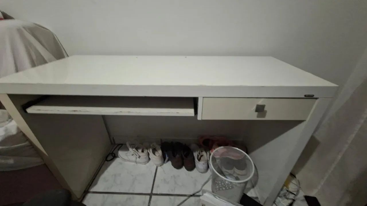 Escrivaninha com gaveta - Foto 2