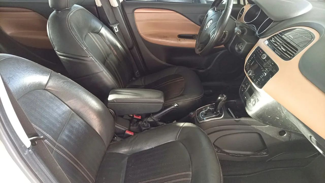 Fiat Linea Absolute 1.9/1.8 Flex Dualogic 4P 2015 - Foto 2