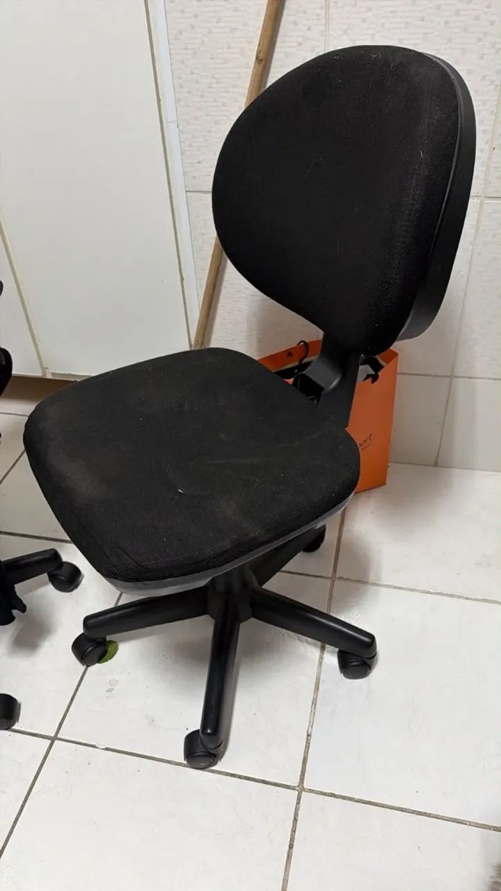 Cadeira de escritório giratória 