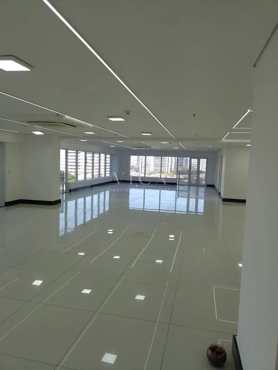 Edifício Quebec Alphaville | Sala 200m², 4 Vagas, 3 Banheiros | R$ 13.000 - Foto 3