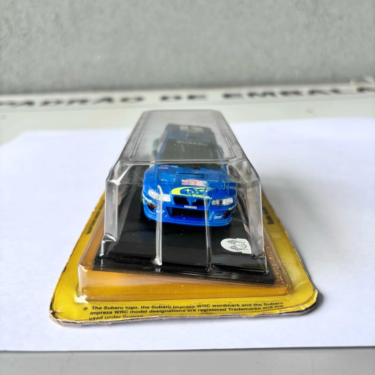 Miniatura Subaru Impreza WRC 2000 - Escala 1:43 com Base e Caixa - Foto 3