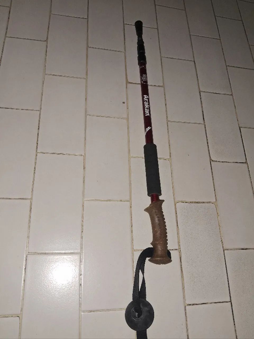 Bastão de caminhada Arakan, perfeito para suas aventuras ao ar livre! Leve, resistente ___ - Foto 3