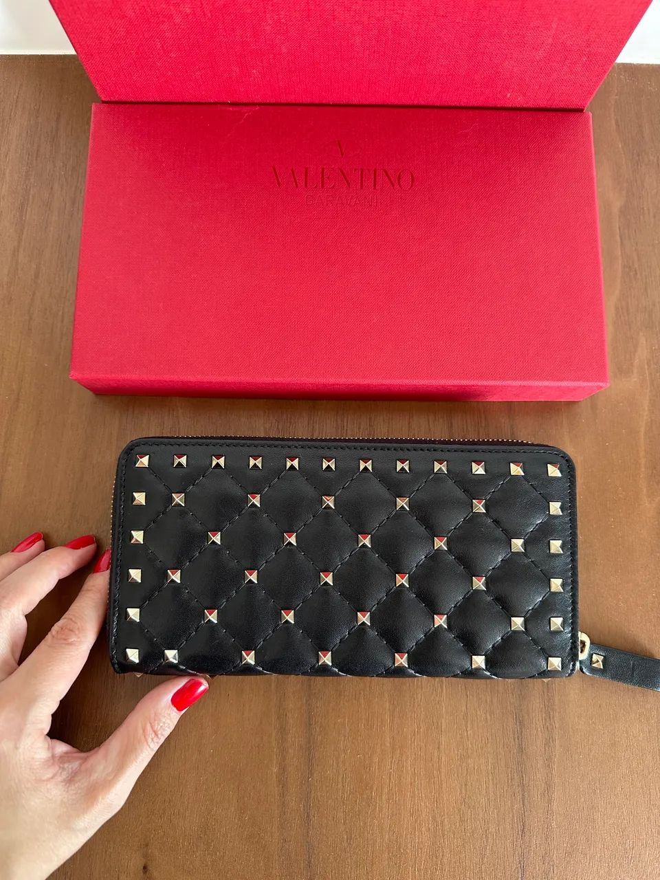 CARTEIRA VALENTINO GARAVANI ROCKSTUD 01329