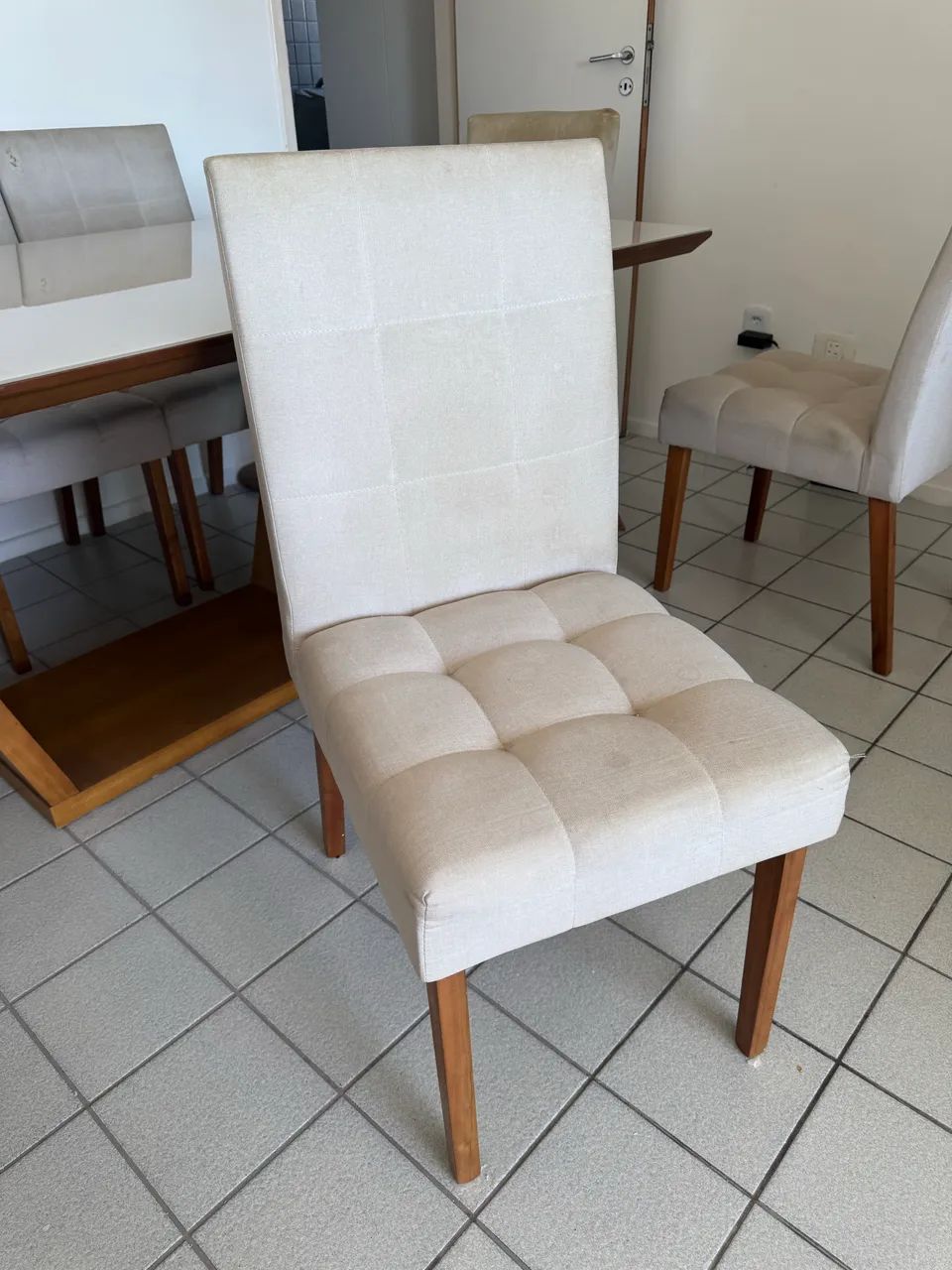 Jogo de Mesa de Jantar 2,00 x 1,00 com 8 Cadeiras - Foto 4