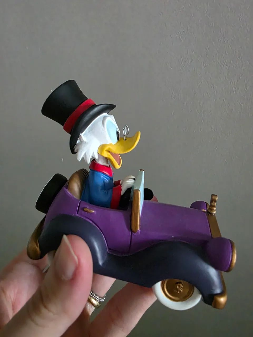 Estátua Tio Patinhas Enesco Disney