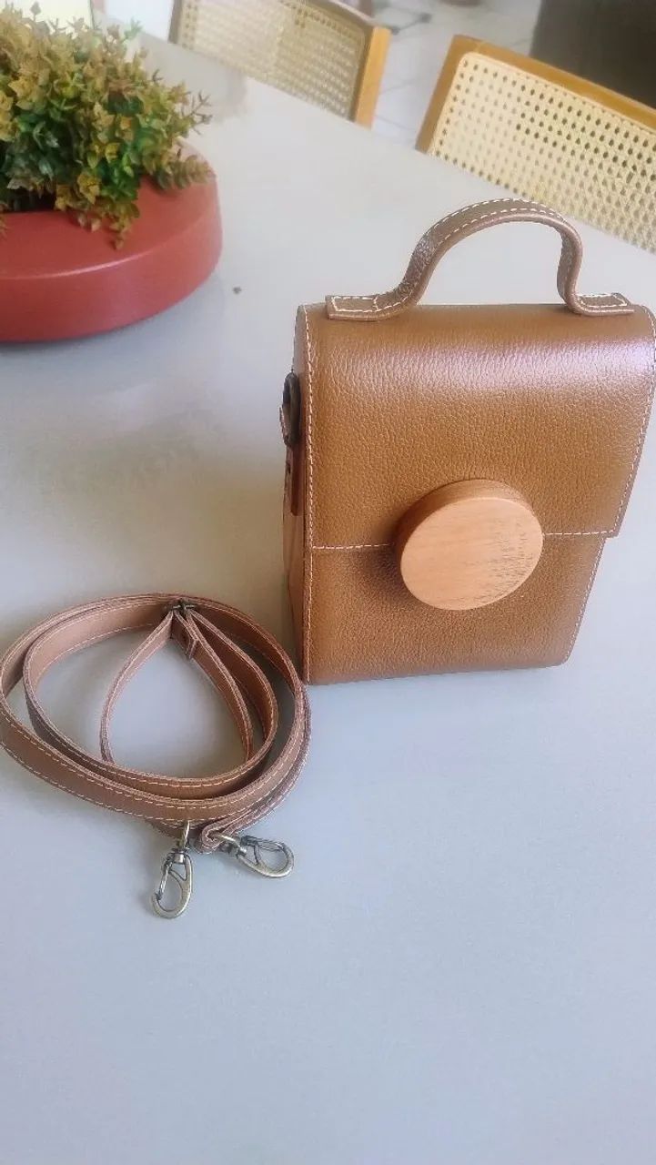 Bolsa Olívia em Couro e Madeira da Estúdio Matulão - Foto 2