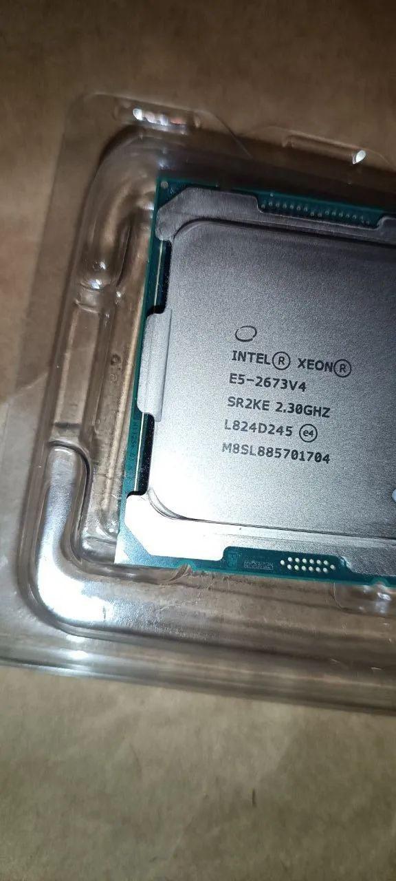 Xeon 2673 V4(20 Núcleos e 40 Threads)