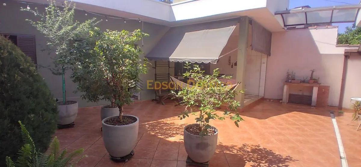 Casa com 3 Quartos à Venda, Centro - Pindamonhangaba