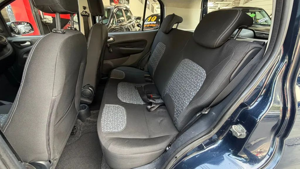 Fiat Uno Evolution 1.4 Fire Flex 8V 5P 2015 - Foto 5