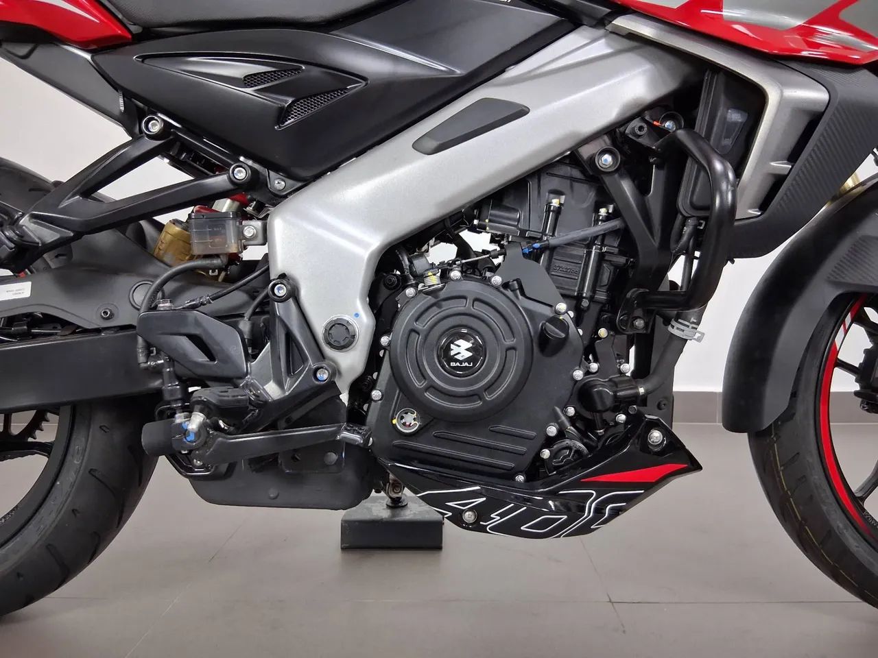 BAJAJ DOMINAR NS400Z - Foto 3