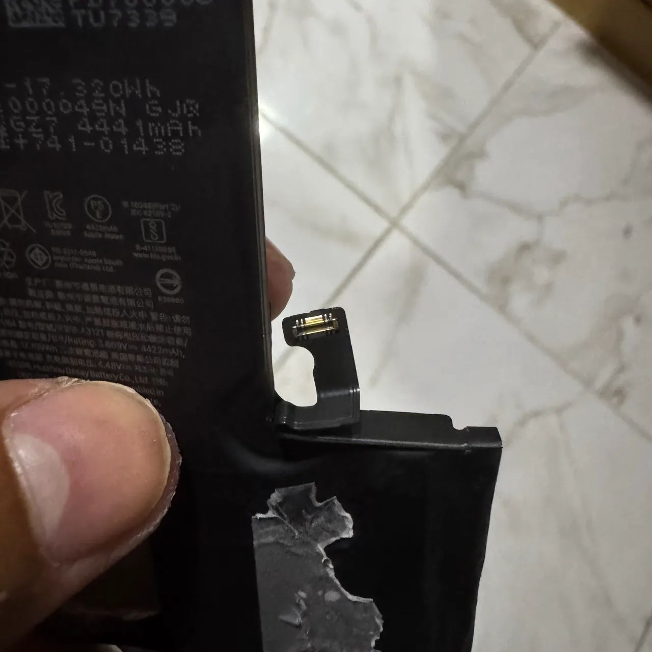 Vendo Bateria original IPhone 15 pro Max 79% - Foto 2