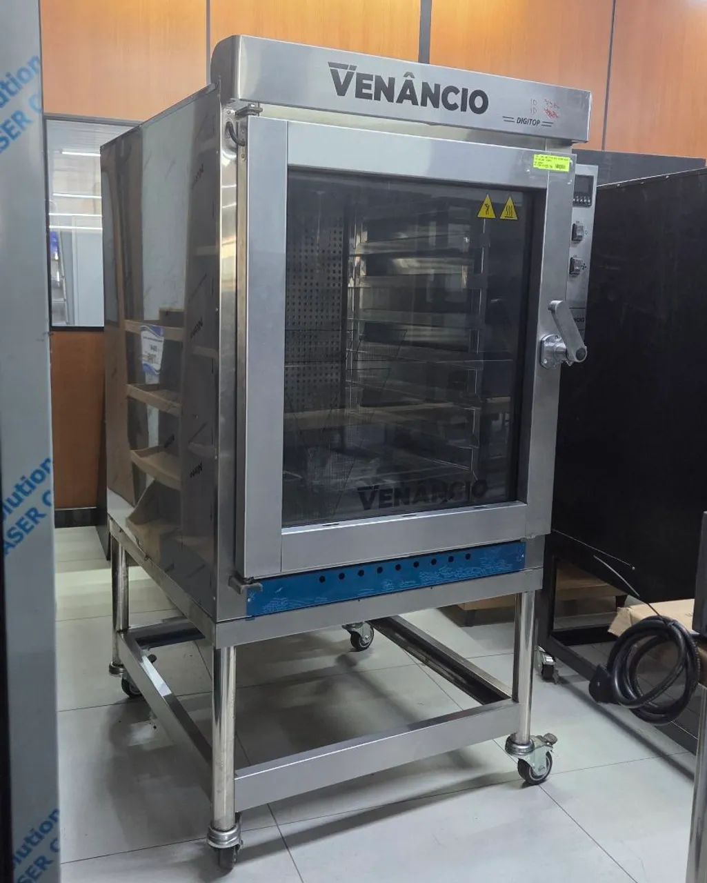 FORNO TURBO Á GAS 8 ESTEIRAS / FORNO INDUSTRIAL A GÁS 8 ESTEIRAS 