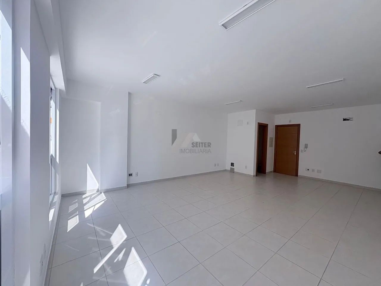Sala comercial a venda Florianopolis Itacorubi com 42 m2 de área com vaga de garagem - Foto 5