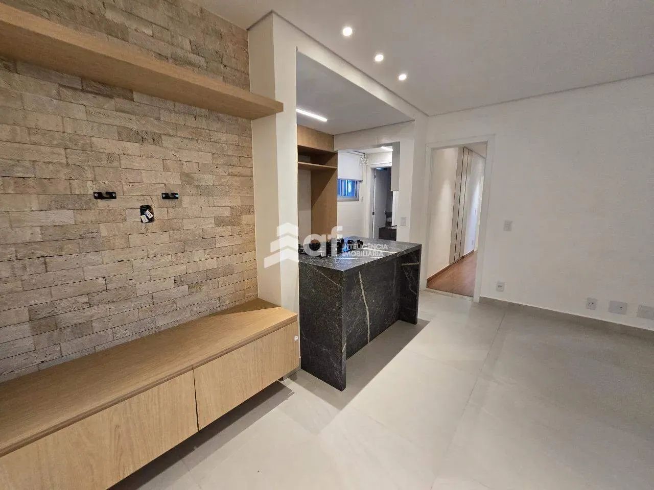 Apto 3 quartos, com armários, ar-condicionado, 2 vagas e elevador - Foto 2
