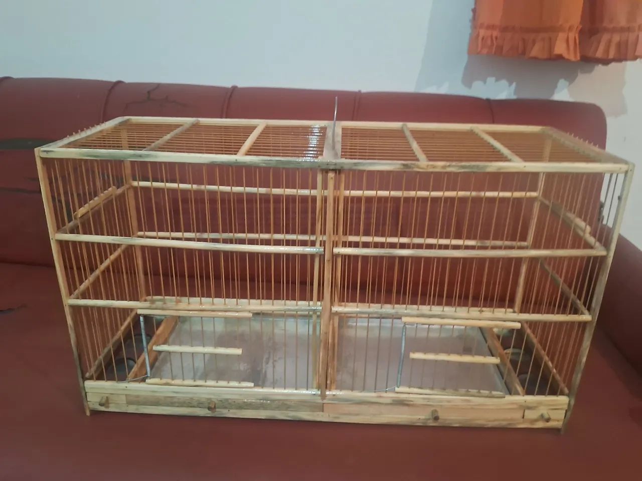 Criadeira para canário 