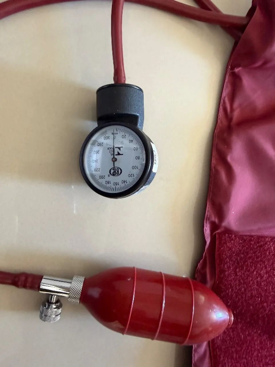 Esfigmomanômetro + estetoscópio BIC - Foto 2