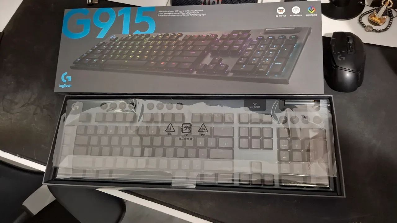 G915