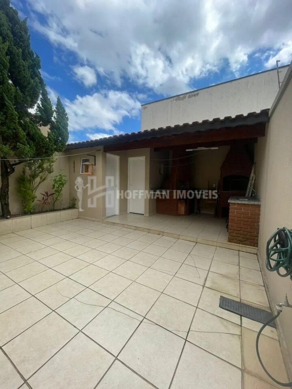 Sobrado com 3 dormitório, 3 suítes e 3 vagas no Santa Paula ! - Foto 2