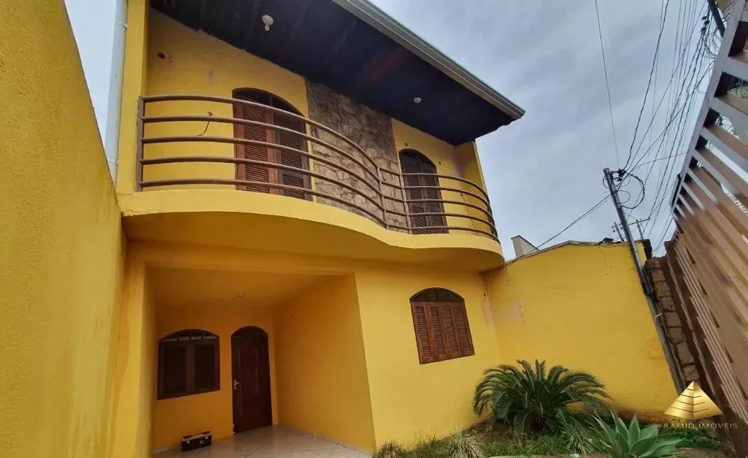 Sobrado para venda, 4 quarto(s), Goiabeira, Cuiabá