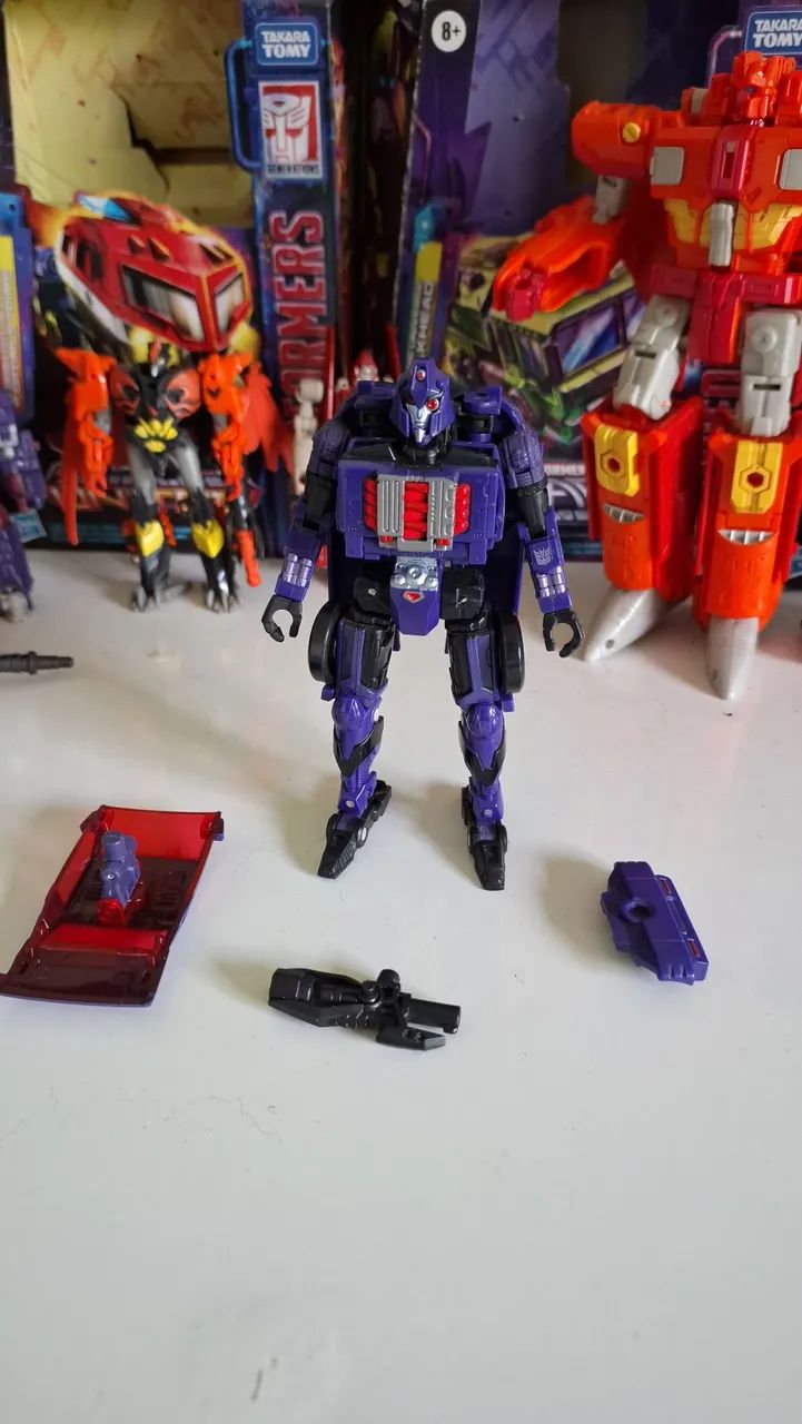 Transformers legacy evolution deluxe class shadowstriker